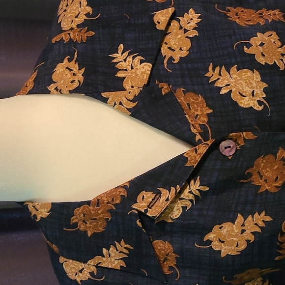 NWT Abria button down top - Picture 3 of 10